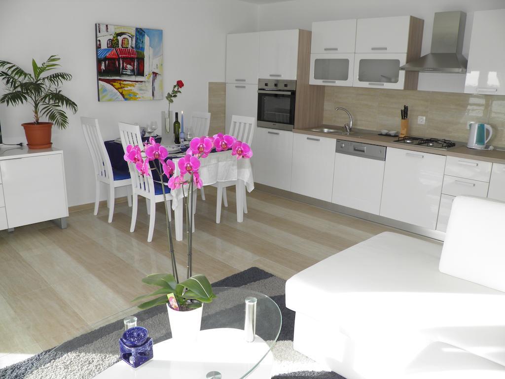 Apartments Perla Dinjiška Quarto foto